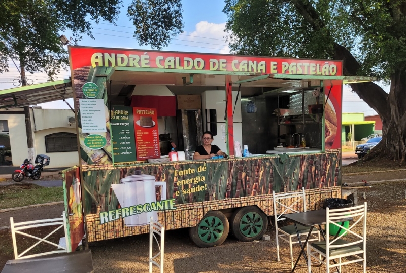Turismo andre-caldo-de-cana-e-pastelao